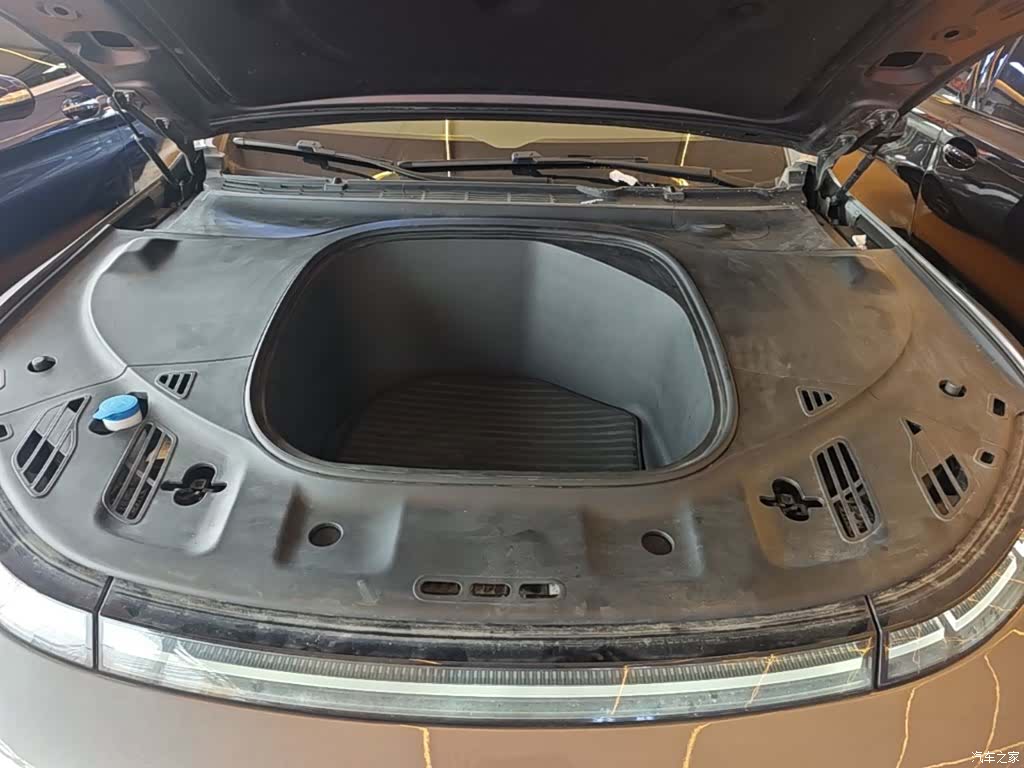 Xpeng P7, 2022 20