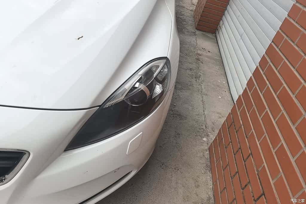 Volvo V40, 2013 все фото