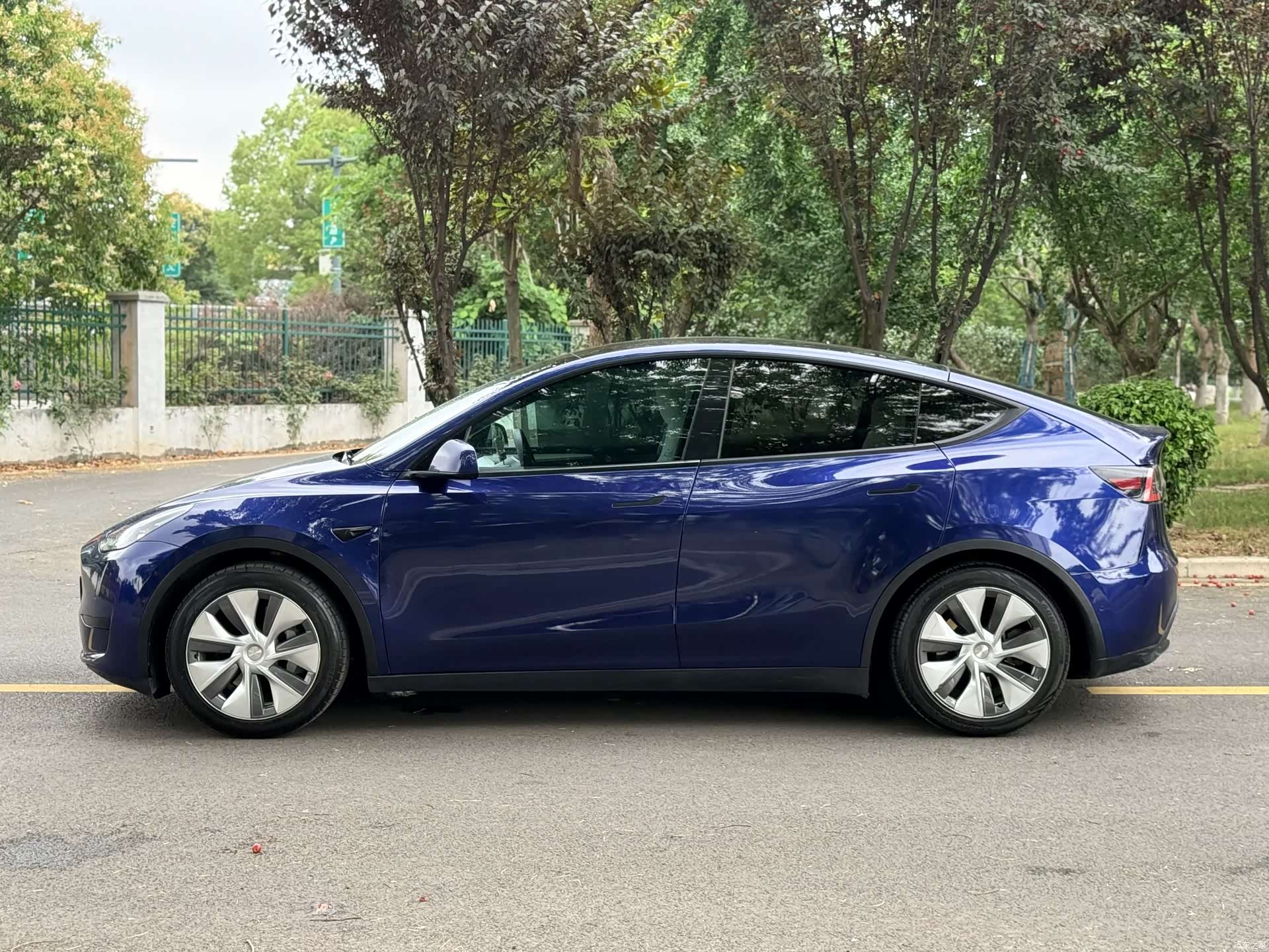 Tesla Model Y, 2023 7