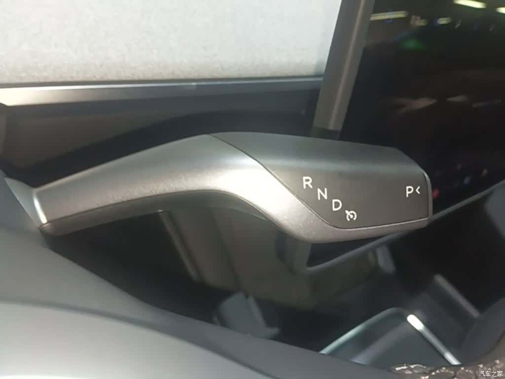Tesla Model Y, 2024 14