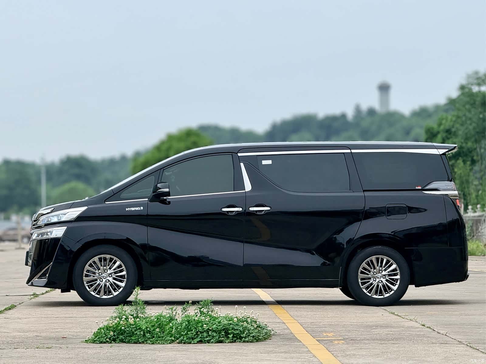 Toyota Vellfire, 2021 4