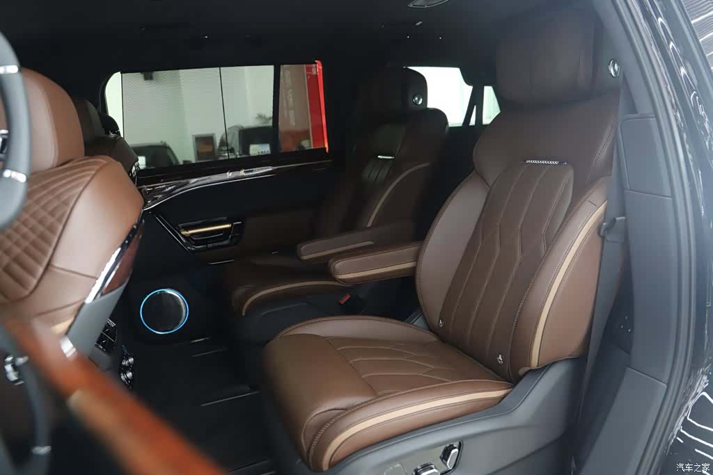Hongqi 6, 2022 7