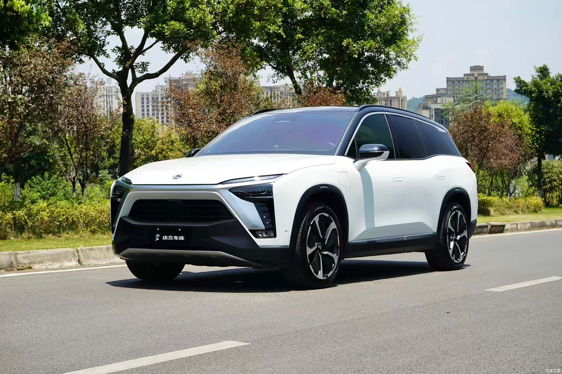 NIO ES8, 2021 1