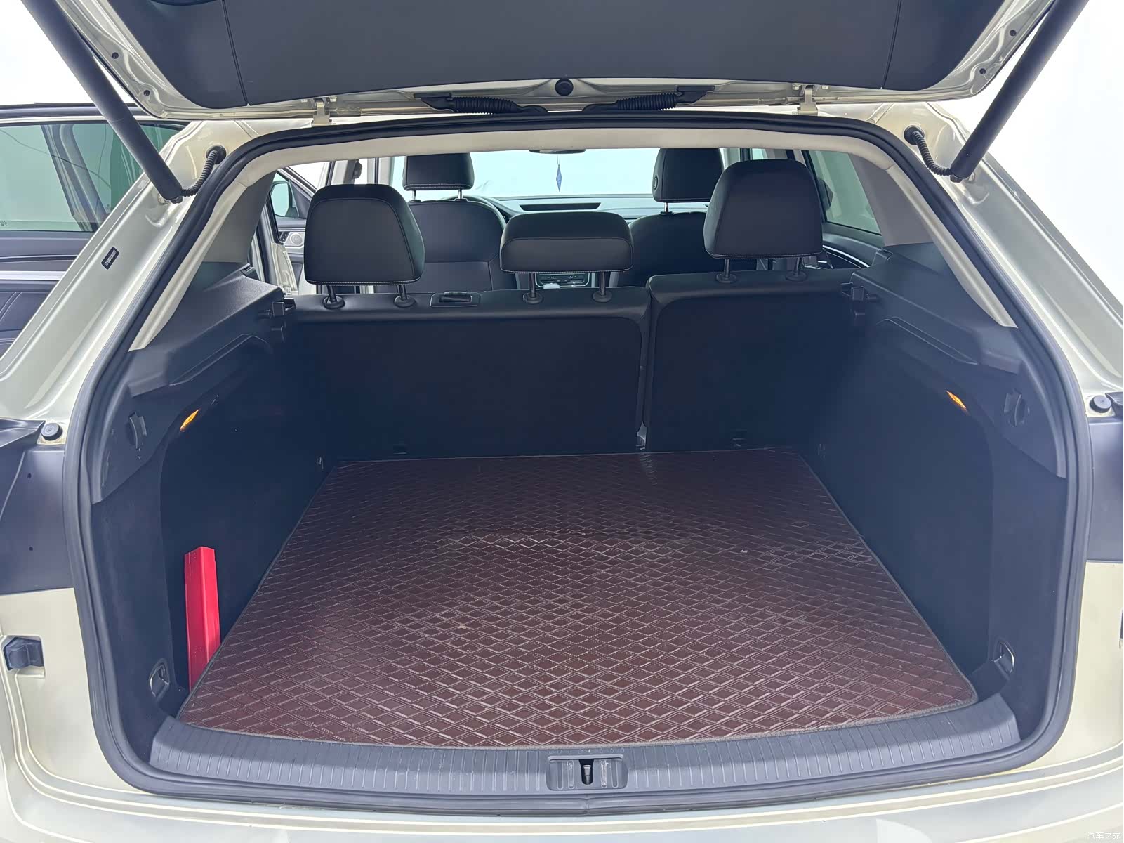 Volkswagen Teramont X, 2020 11