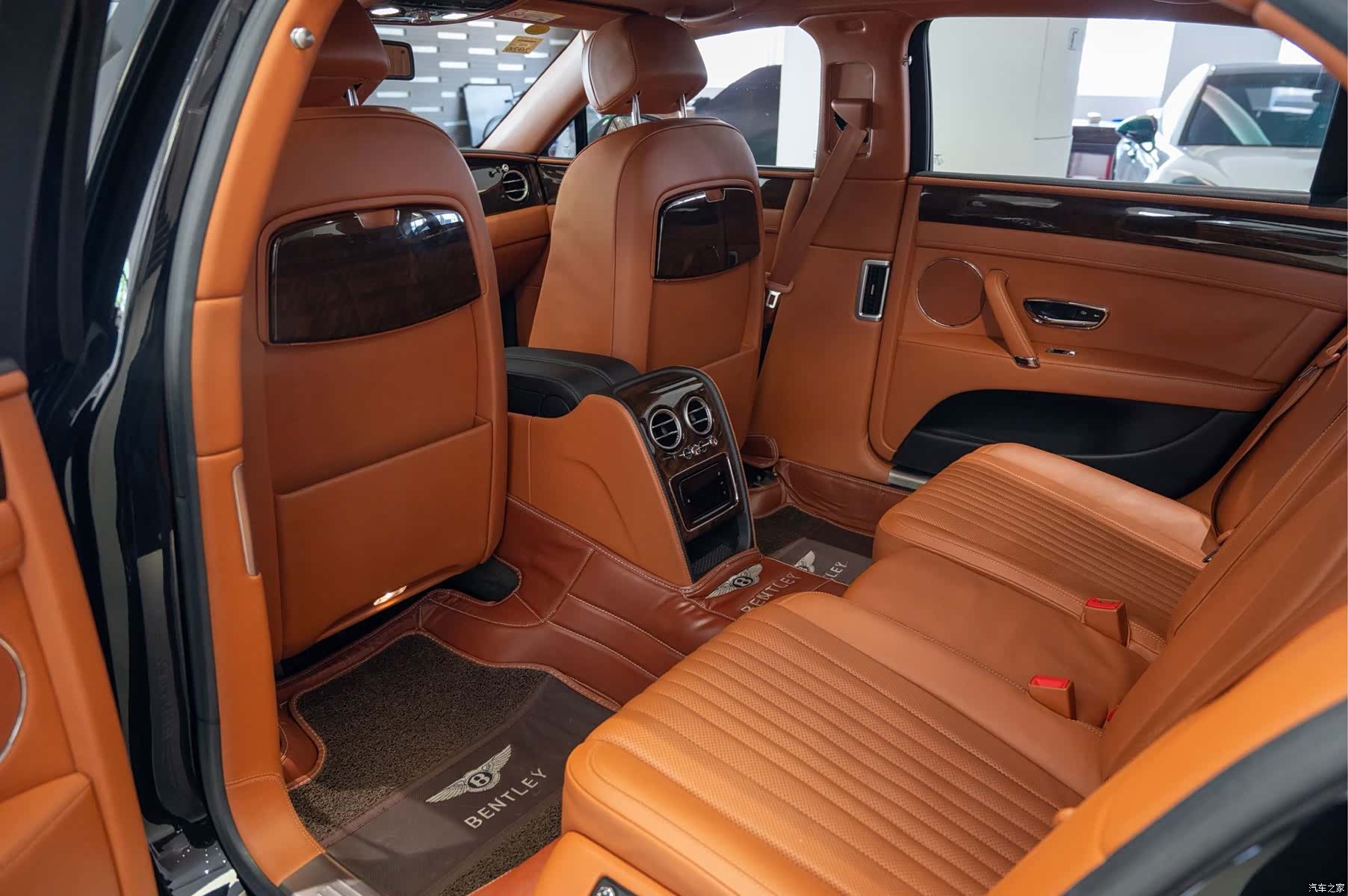 Bentley Flying Spur, 2018 13