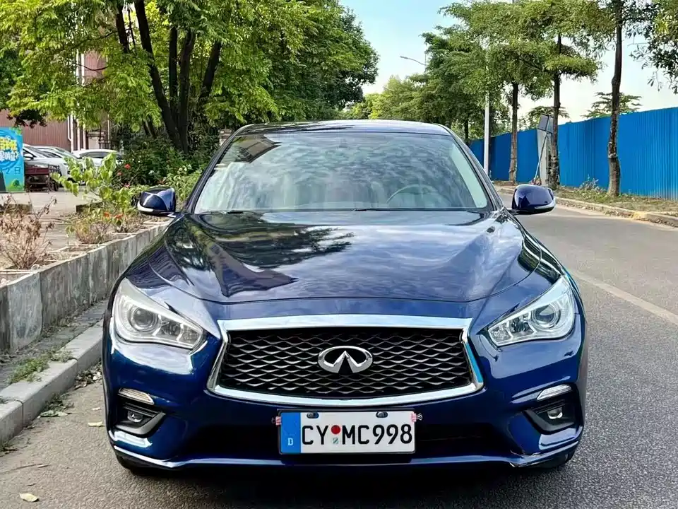 Infiniti Q50L