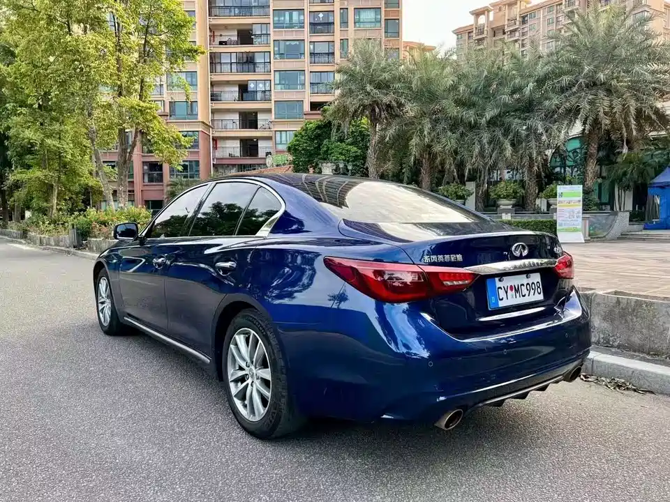 Infiniti Q50L