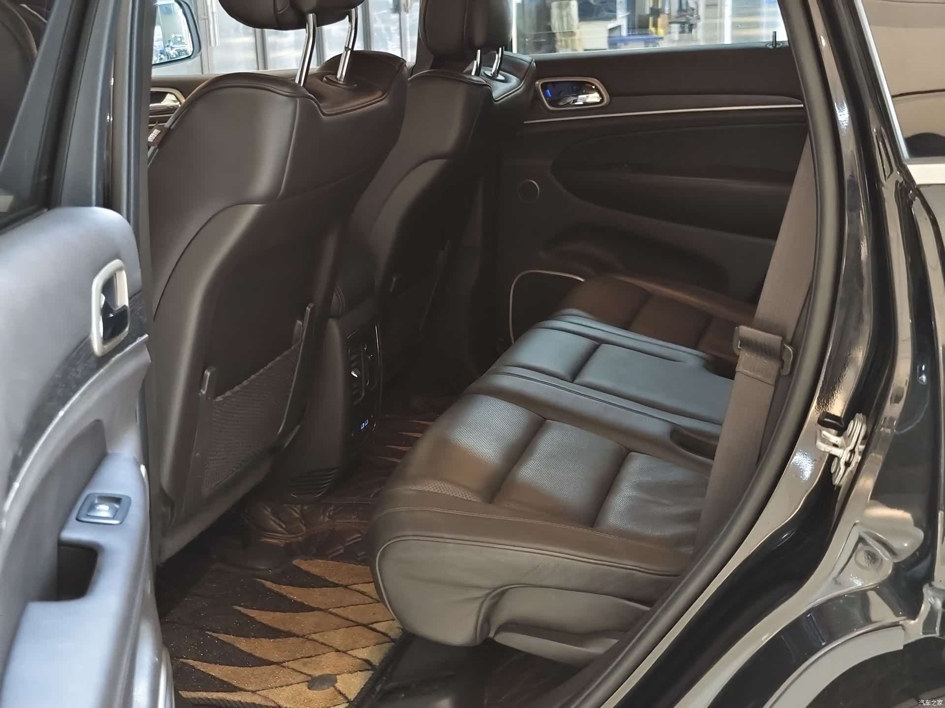 Jeep Grand Cherokee, 2018 11
