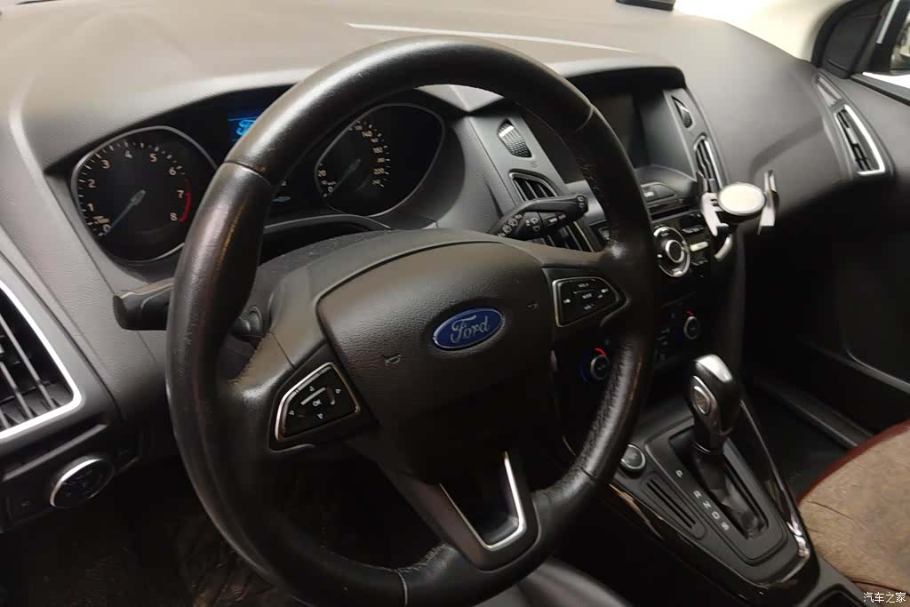 Ford Focus, 2017 12