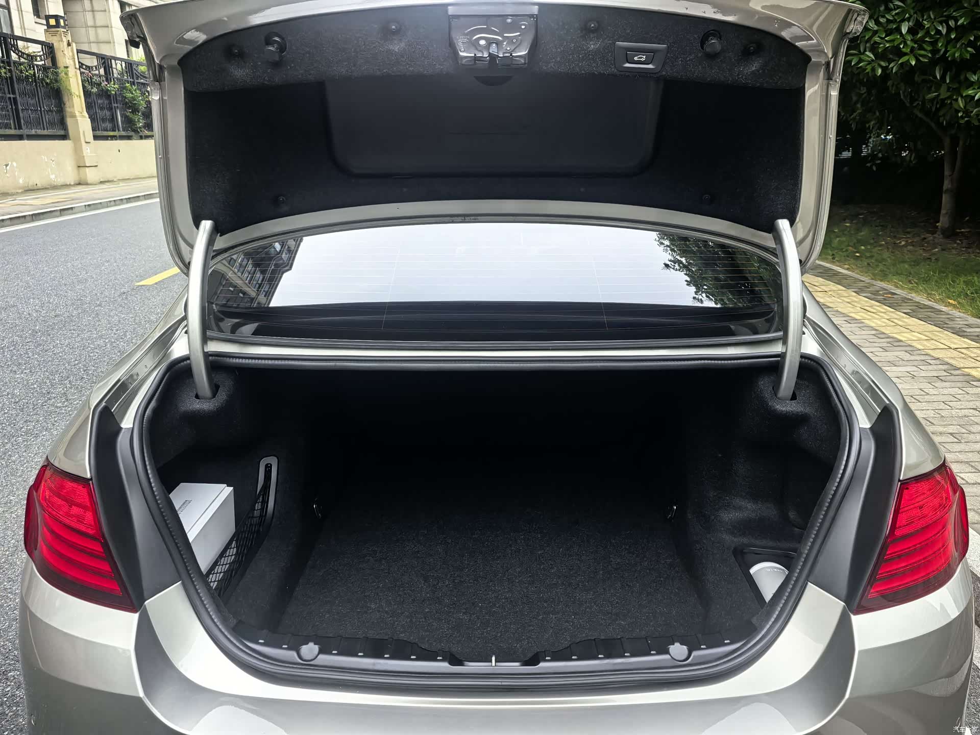 BMW 5 Series, 2017 13