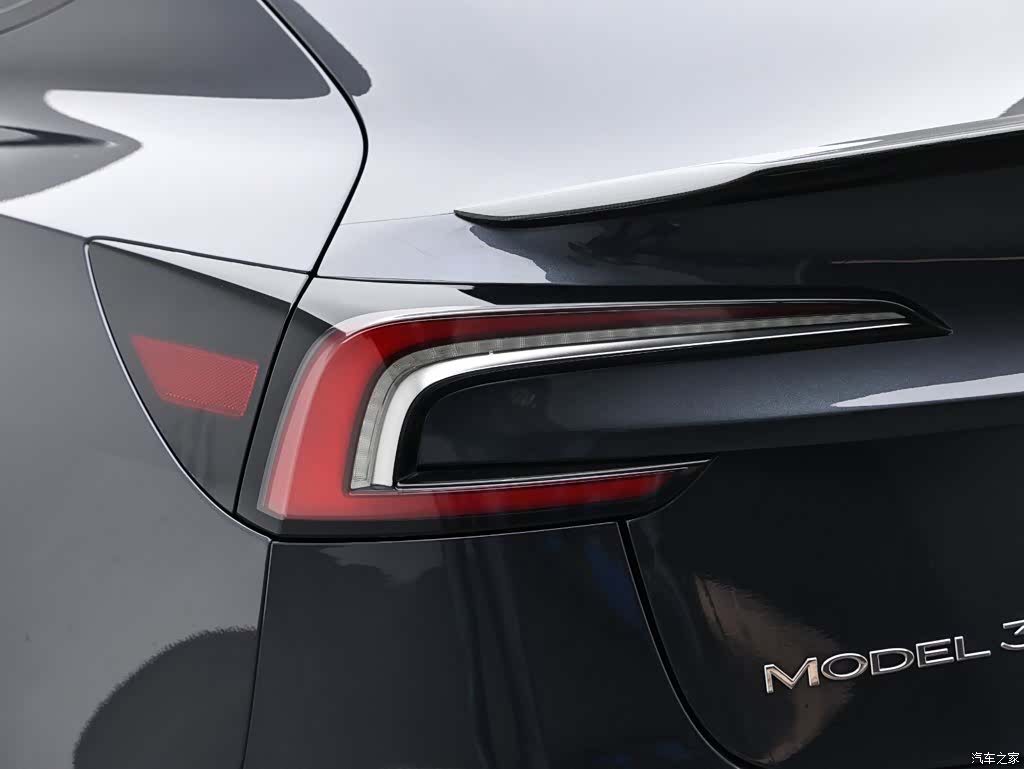 Tesla Model 3, 2025 9