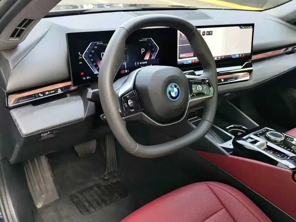 BMW i5