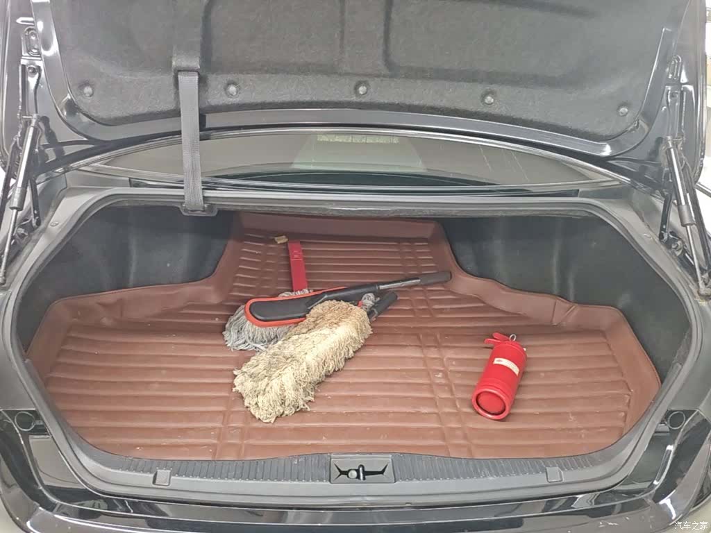 Toyota Crown, 2015 19