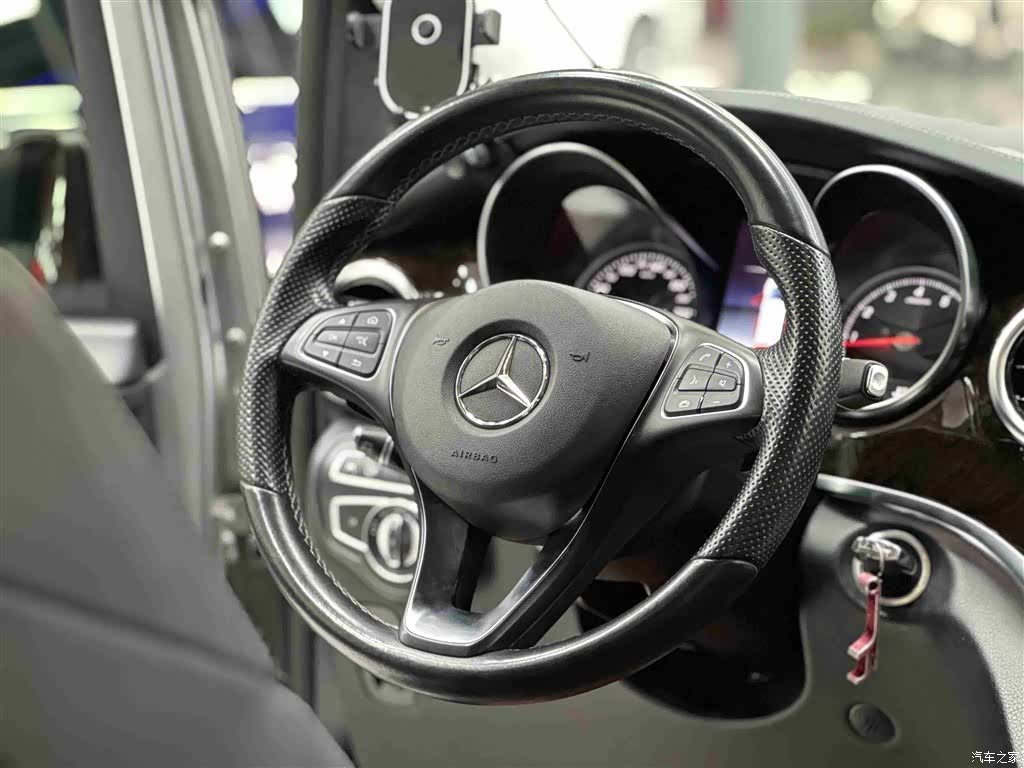 Mercedes-Benz V-Class, 2018 11