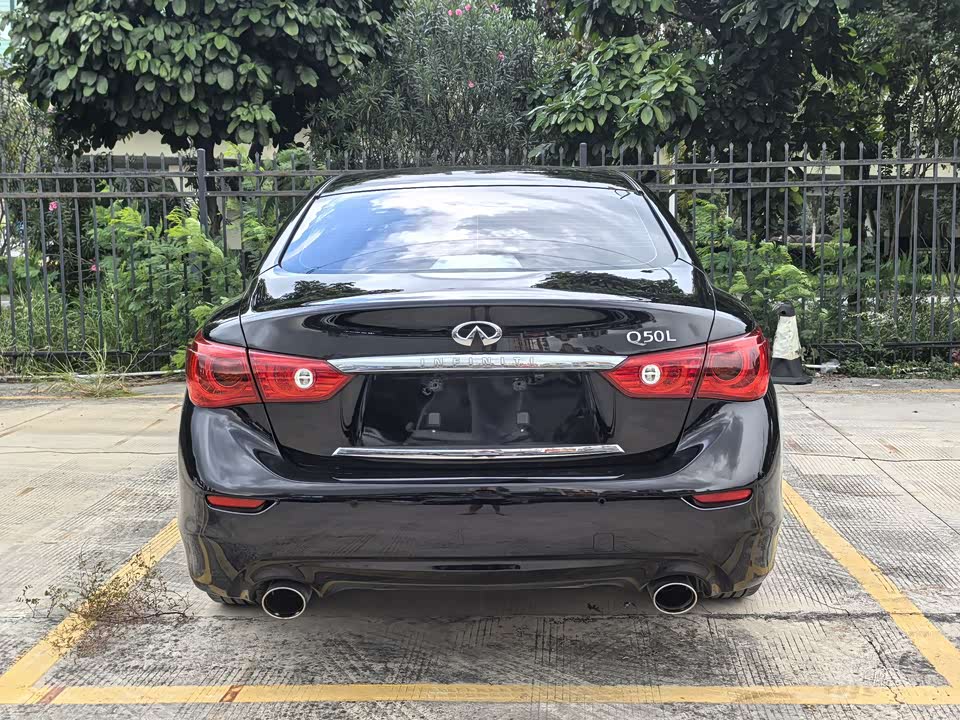 Infiniti Q50L