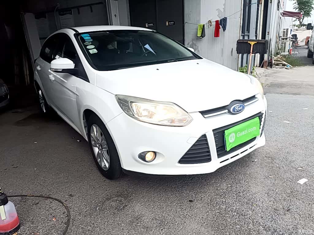 Ford Focus, 2014 4
