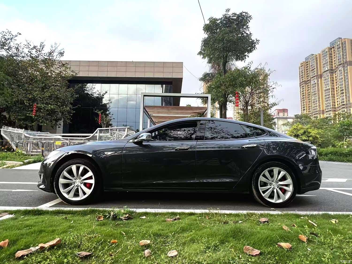 Tesla Model S, 2015 3