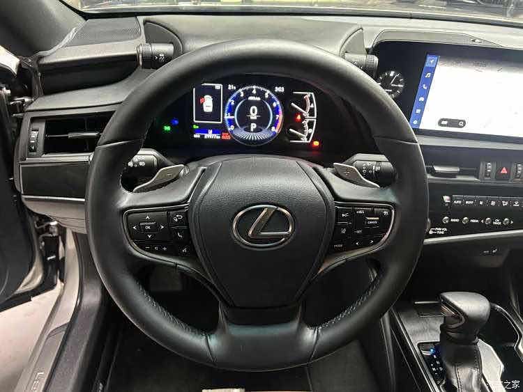 Lexus ES, 2022 8