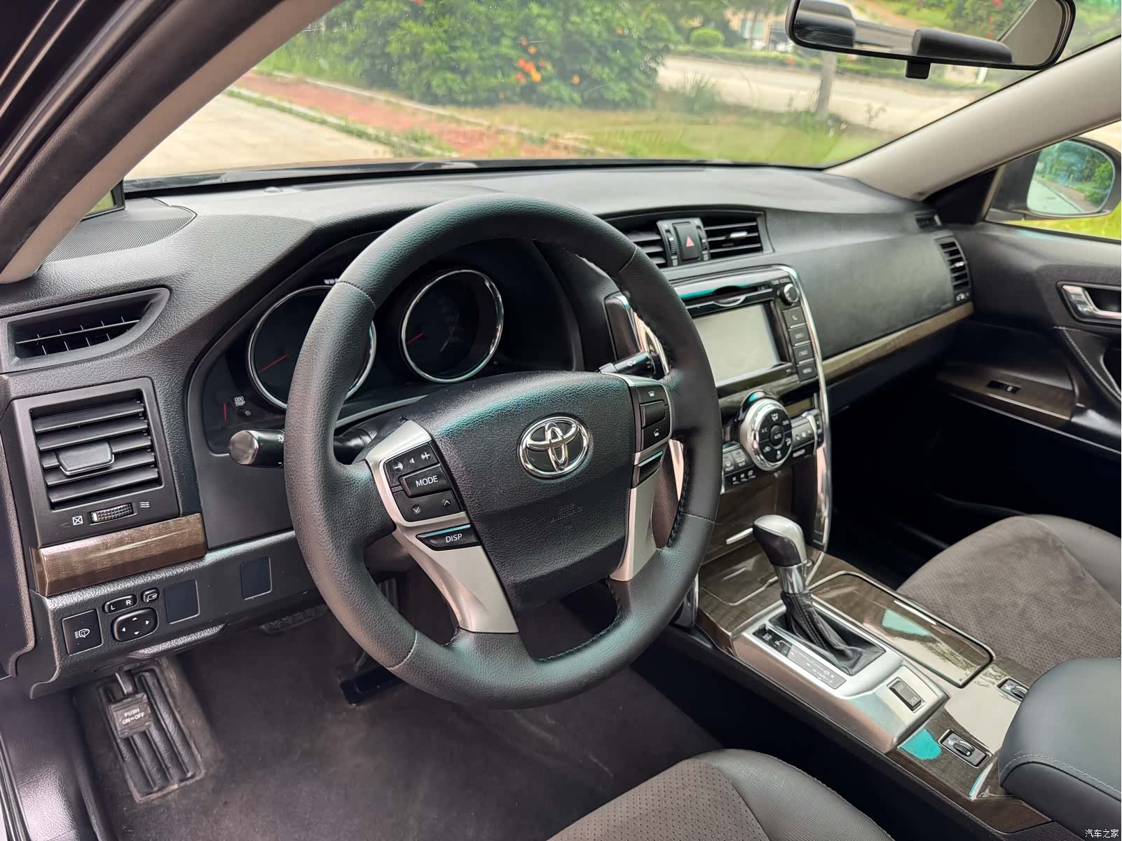 Toyota 2.5V, 2014 14