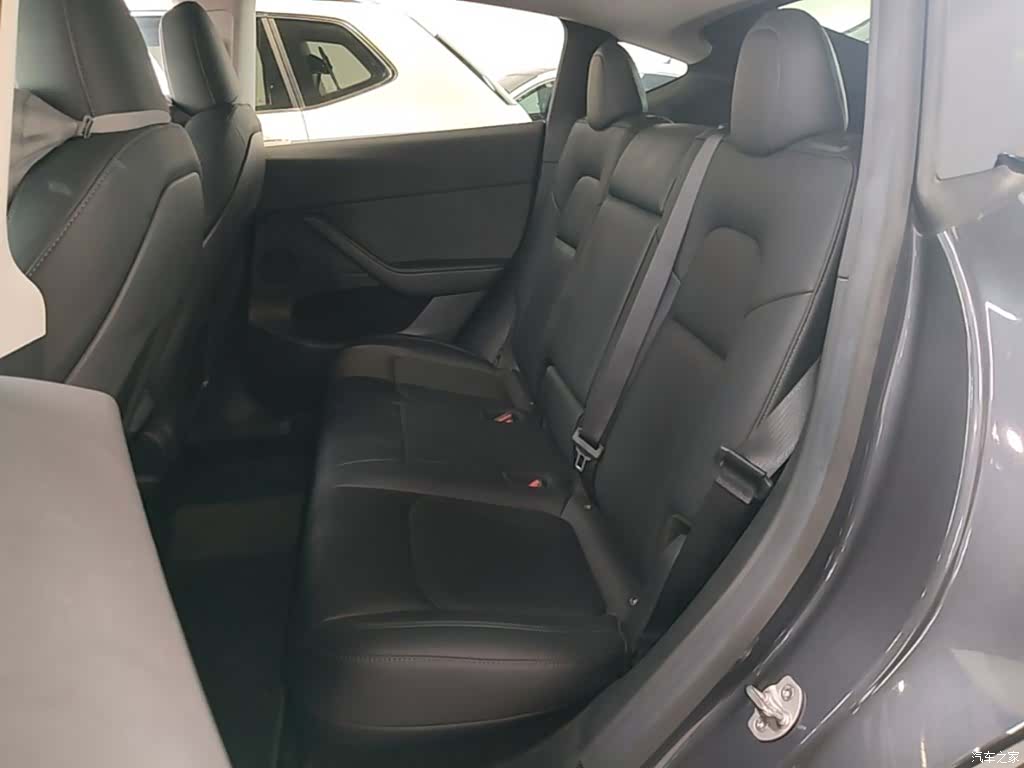 Tesla Model Y, 2022 17