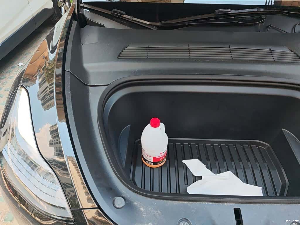 Tesla Model Y, 2023 22