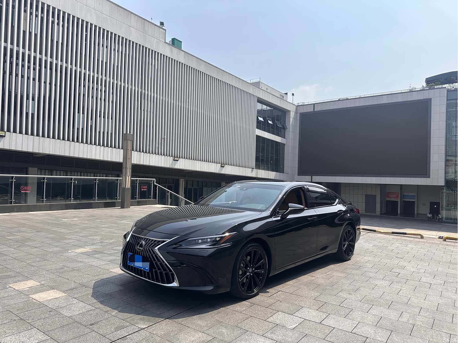 Lexus ES, 2023 1