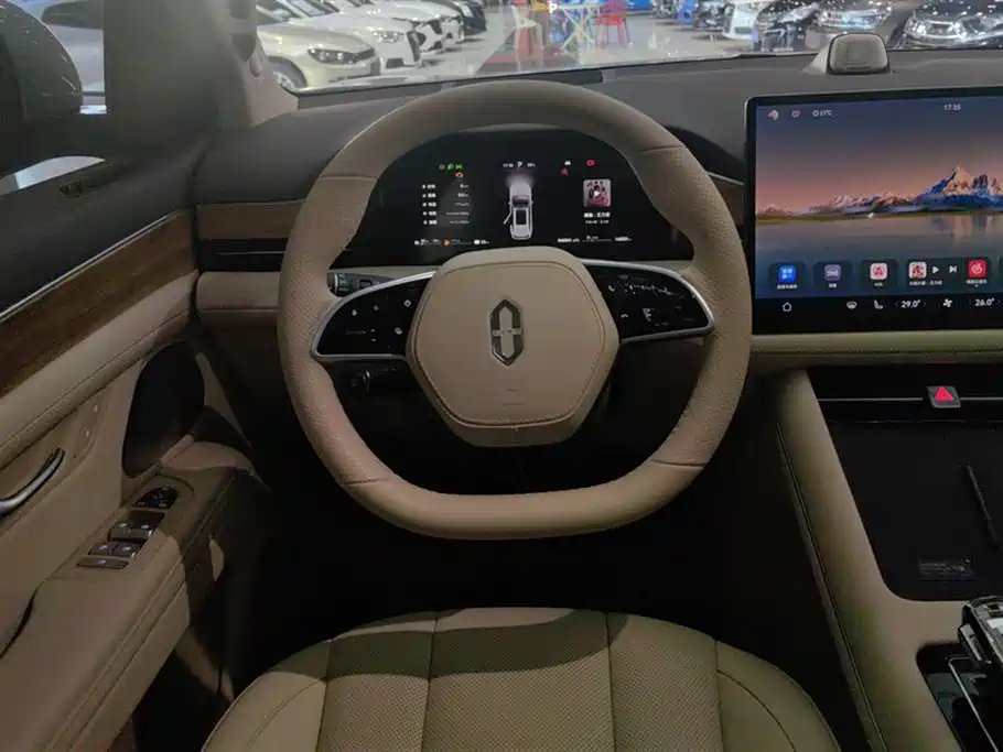 AITO Ask the world M7