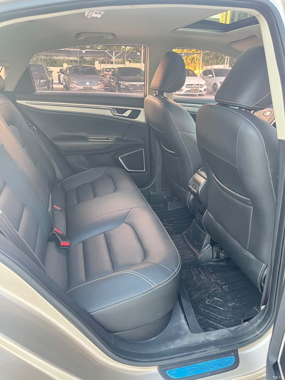 Geely Emgrand, 2017 9