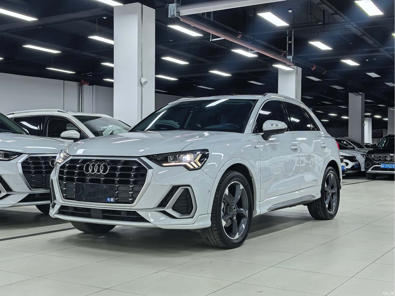 Audi Q3, 2022 1