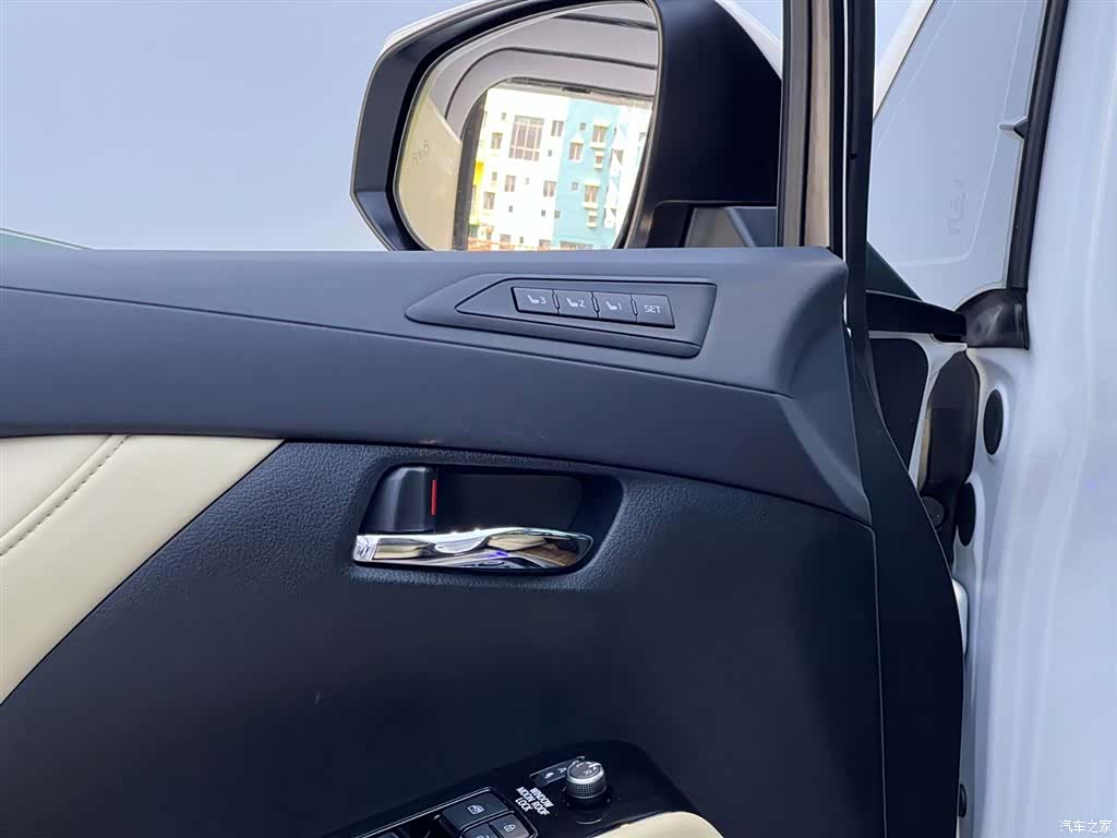 Toyota Alphard, 2022 31