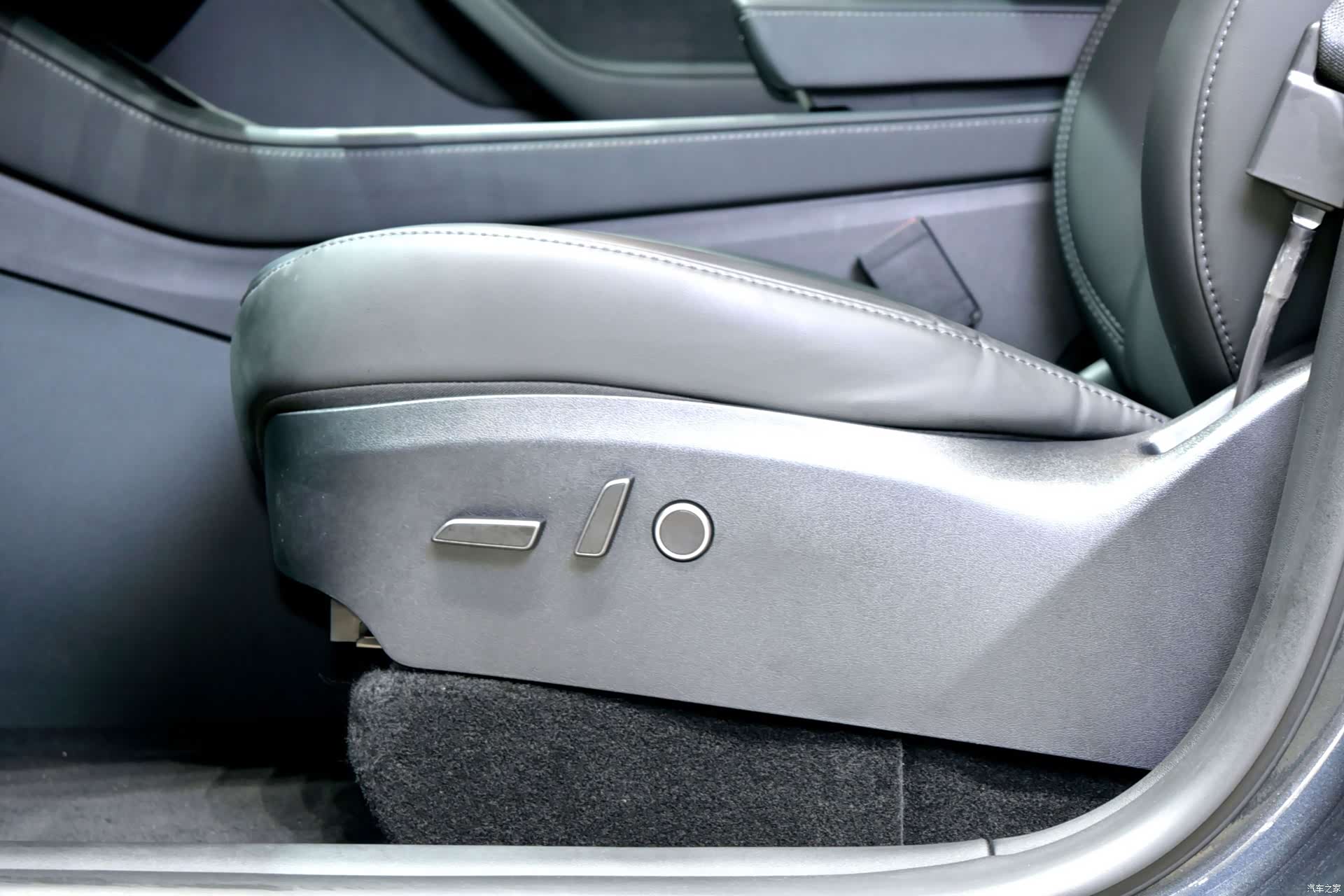 Tesla Model Y, 2024 21