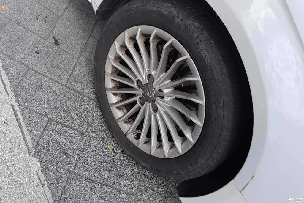 Audi A4L, 2015 6