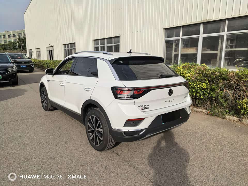 Volkswagen T-ROC exploring Songs