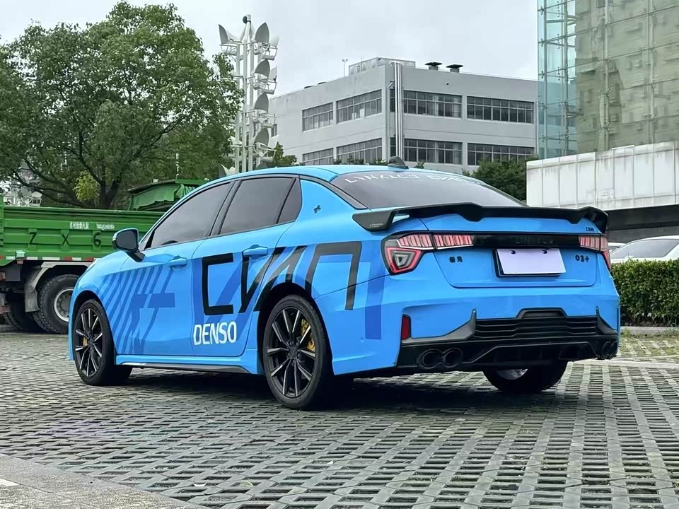 Lynk & Co 03 Lynk & Co 03