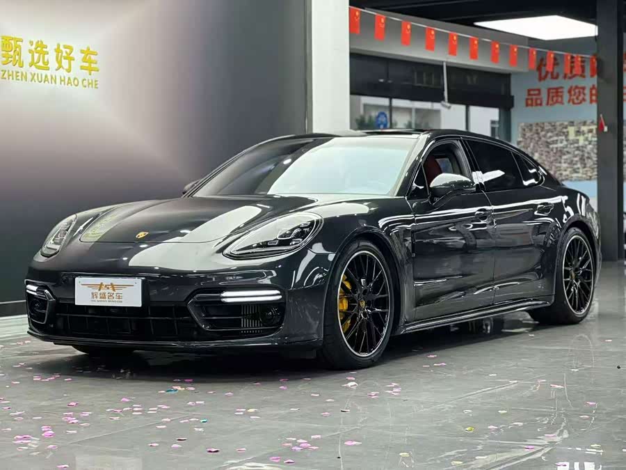 Porsche Panamera 2023, фото 1