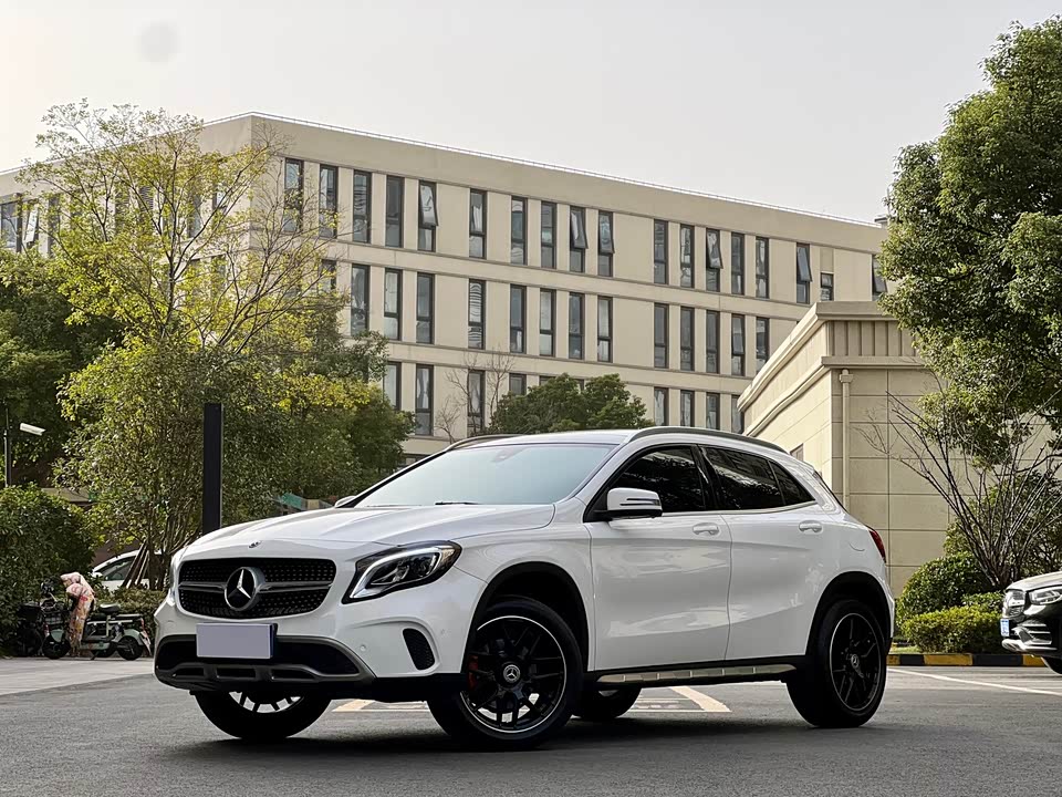 Mercedes-Benz GLA