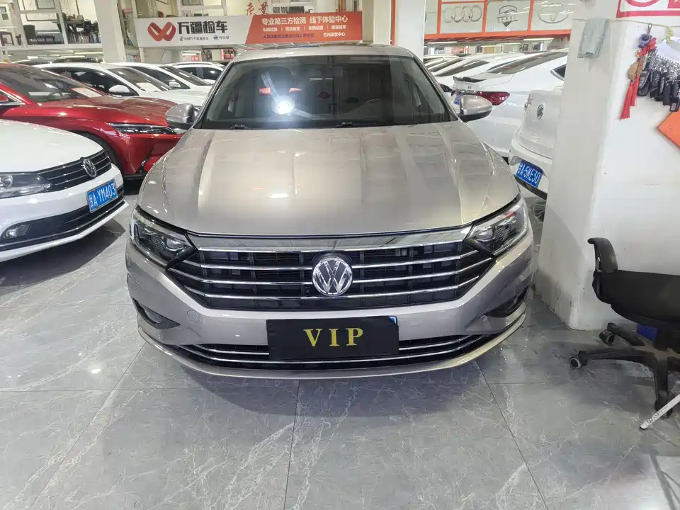 Volkswagen Sagitar