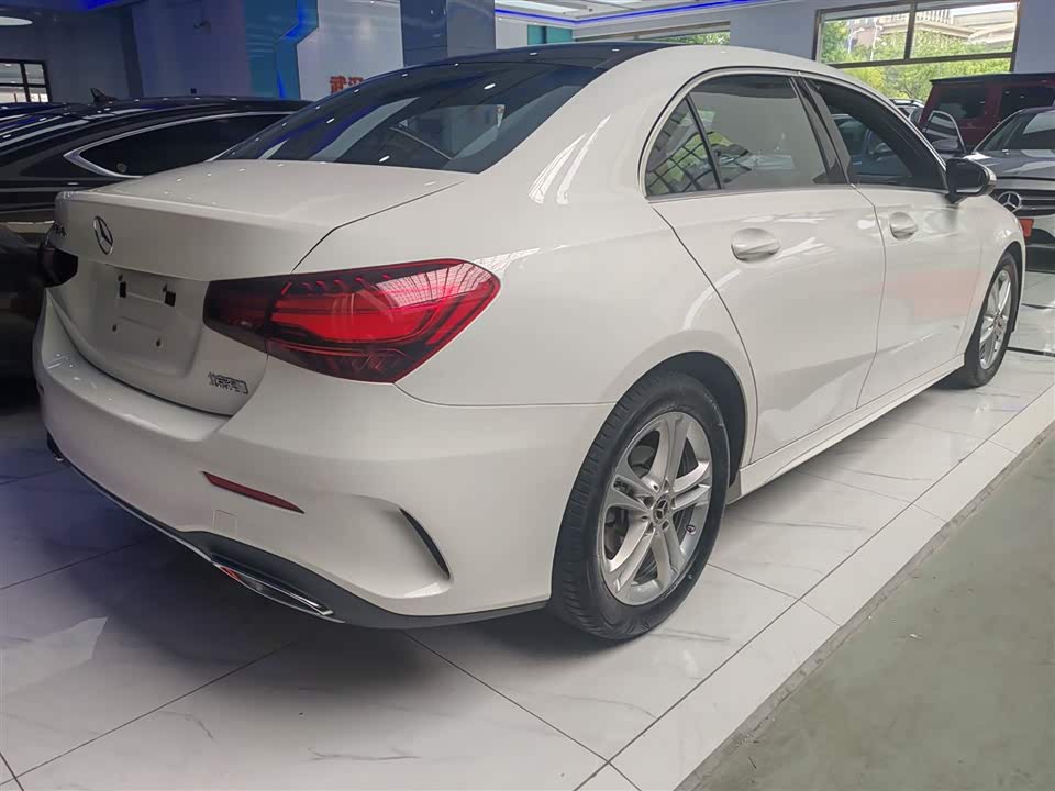 Mercedes-Benz Class A Mercedes-Benz Class A