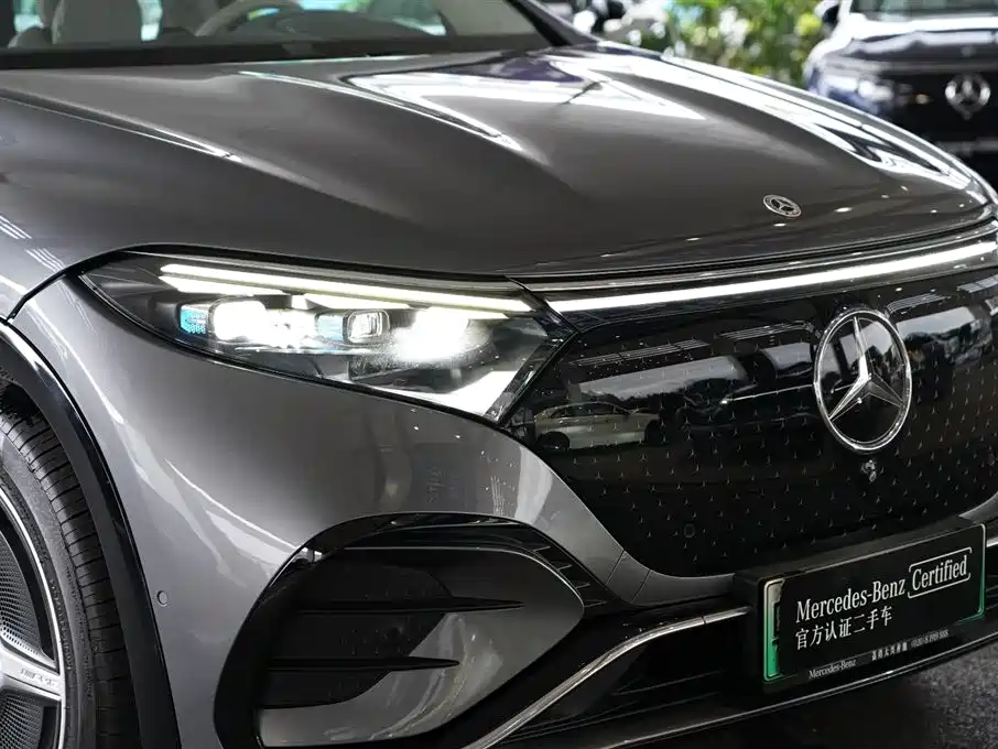 Mercedes-Benz EQS SUV