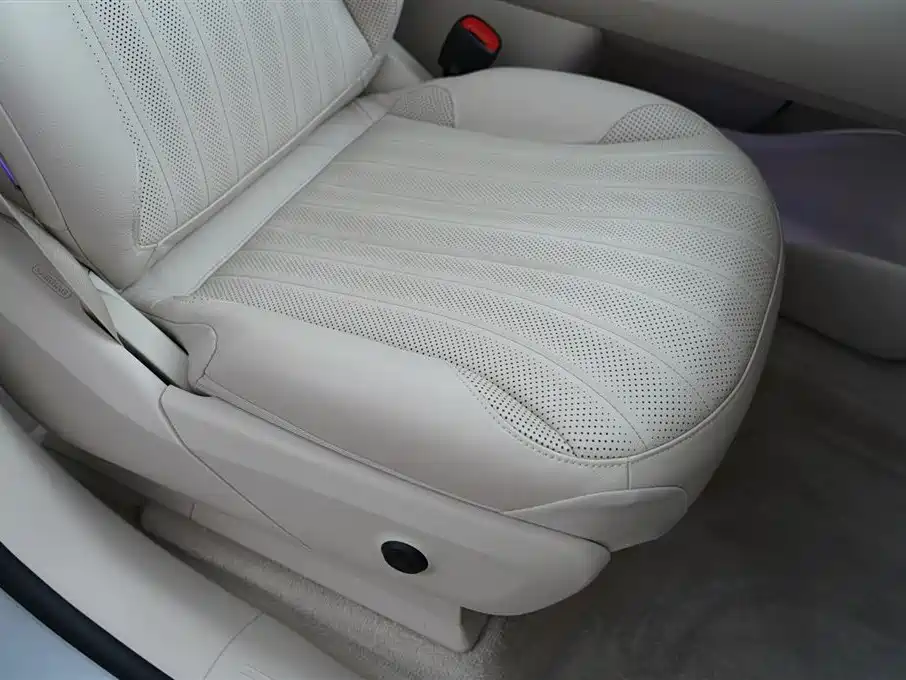 Mercedes-Benz EQS SUV