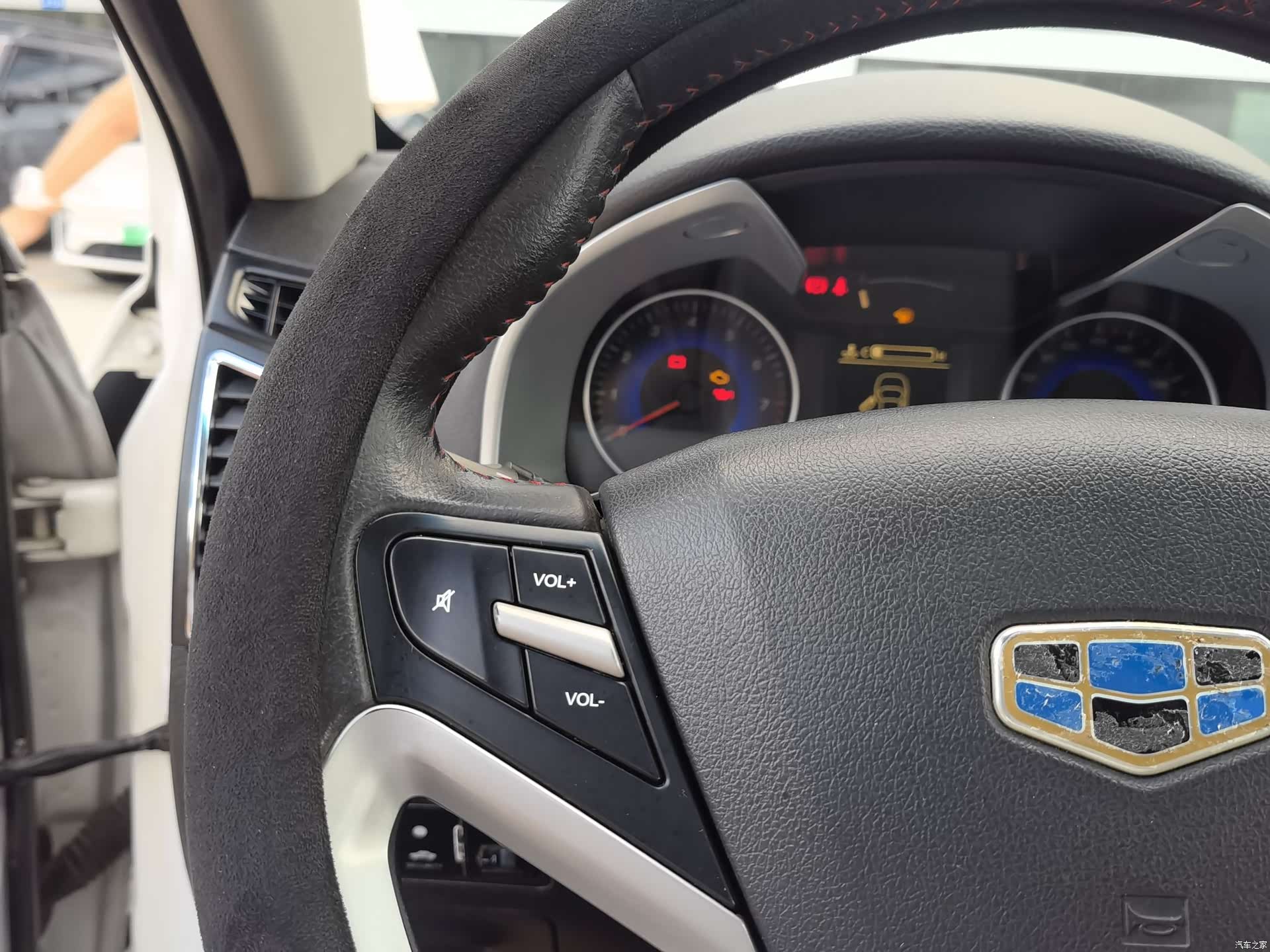Geely Emgrand, 2015 18
