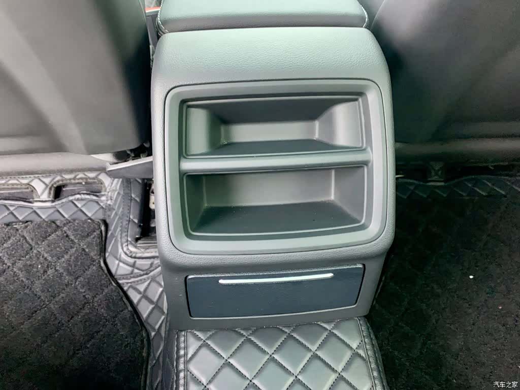 Audi A4L, 2023 25