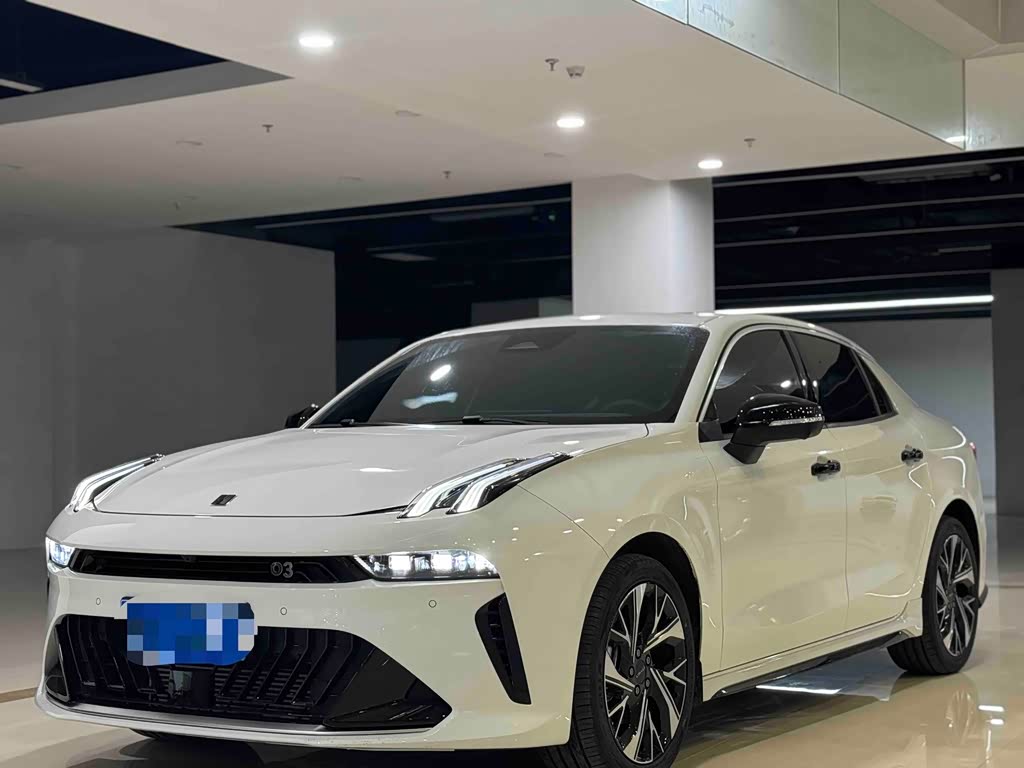 Lynk & Co 03