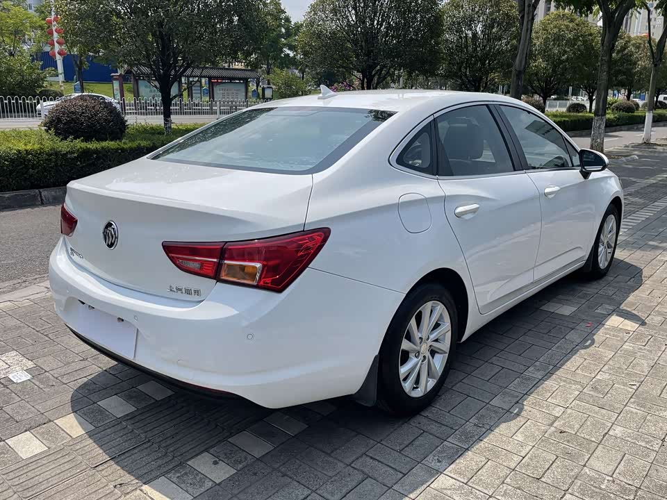 Dongfeng Enshi Car