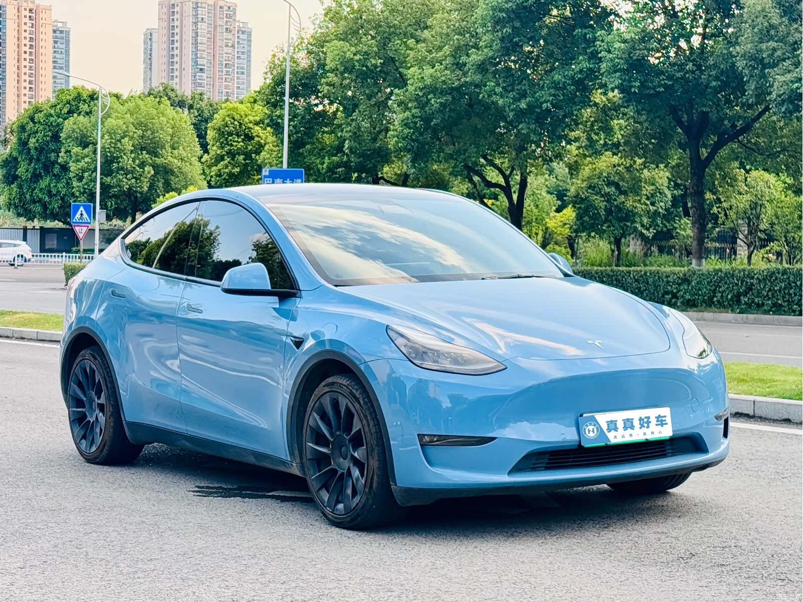 Tesla Model Y, 2021 3