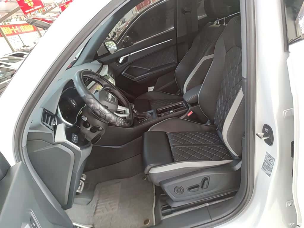 Audi Q3, 2025 15
