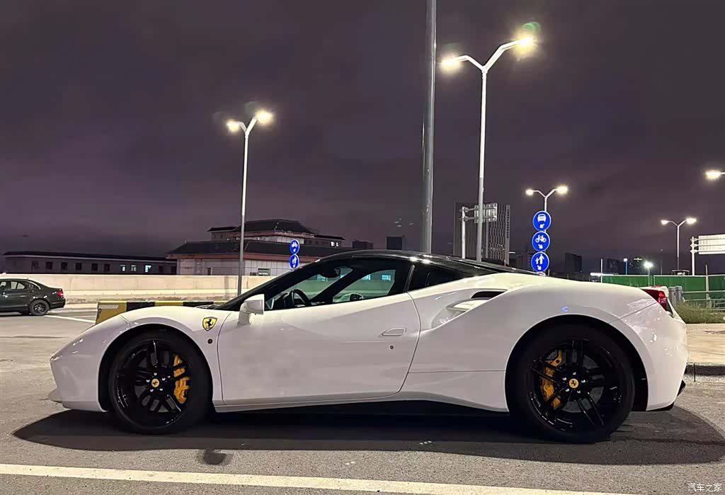 Ferrari 488, 2016 7