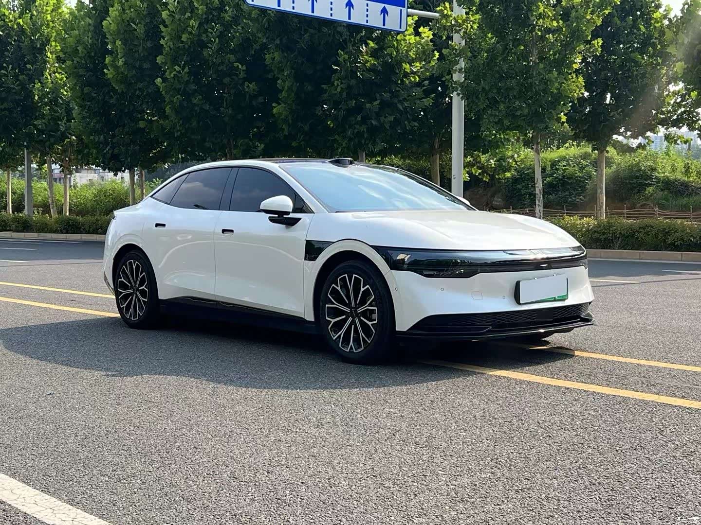 Zeekr 007, 2025 3
