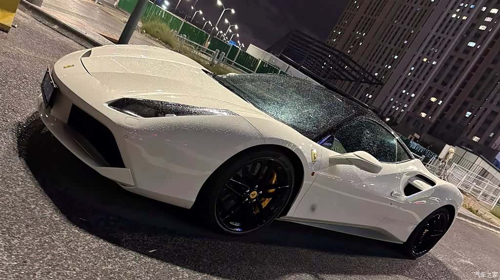 Ferrari 488, 2016 8