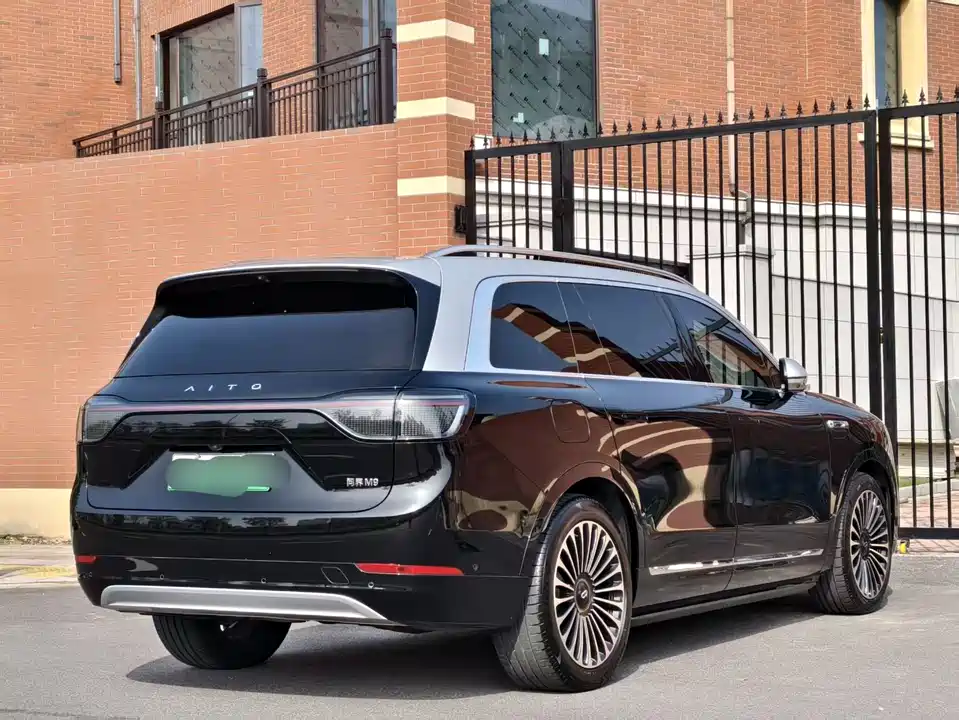 AITO Ask the world M9